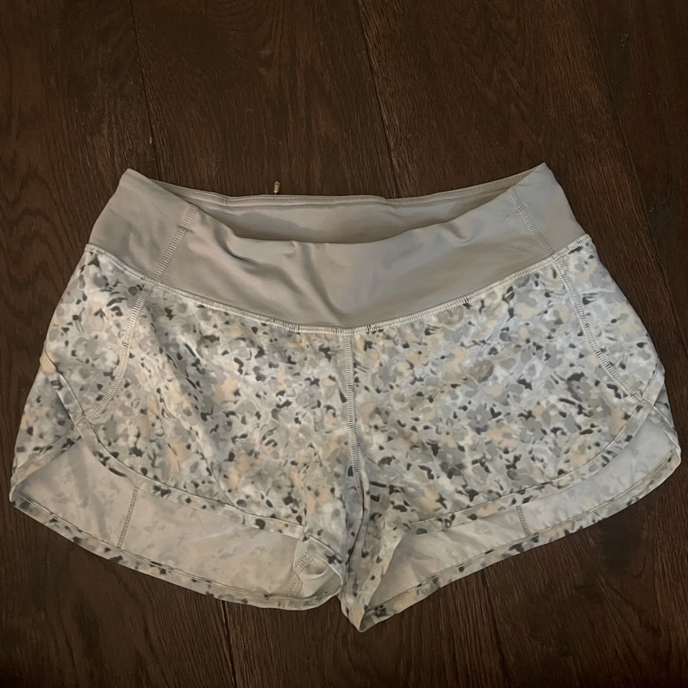 Lululemon Speed Up Short size 6